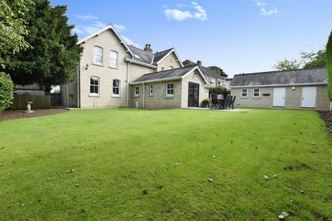 2 Croft Drive, Anlaby, Hull, HU10 7DZ