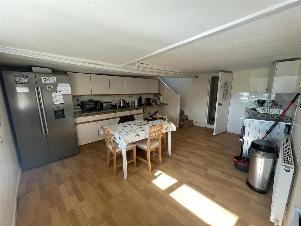 Monkton, Honiton 2 bed terraced house to rent £775 pcm (£179 pw)