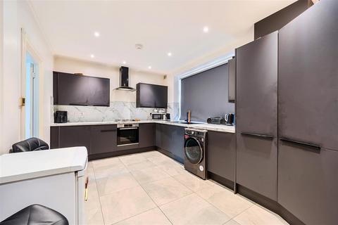 5 bedroom flat for sale - Finchley Road, Hampstead, NW3
