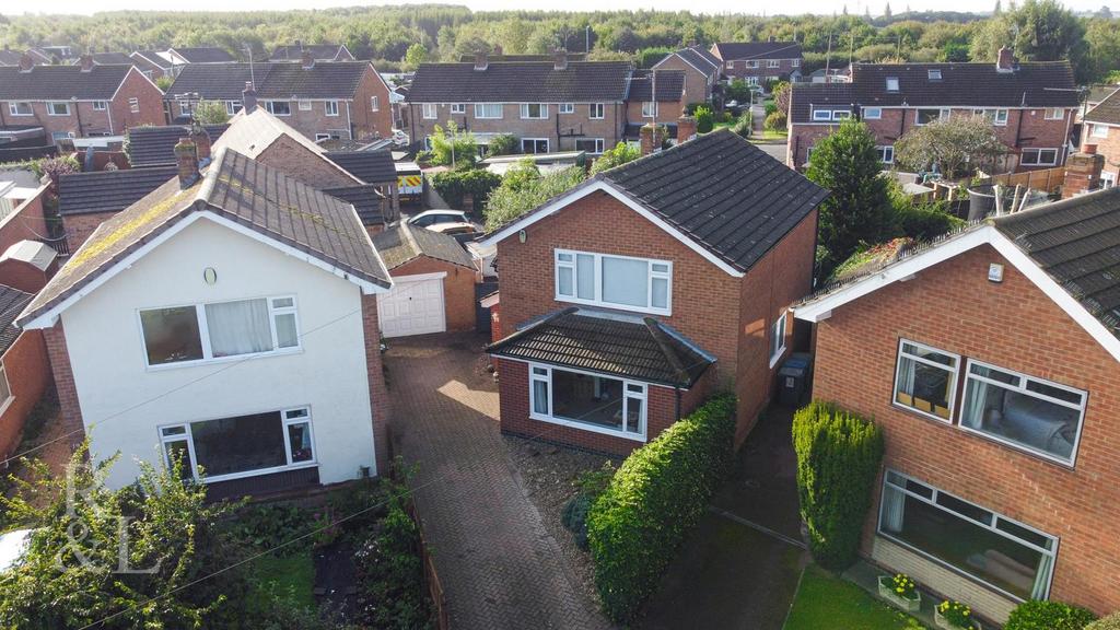 Paddock Close, RadcliffeOnTrent... 3 bed detached house £350,000