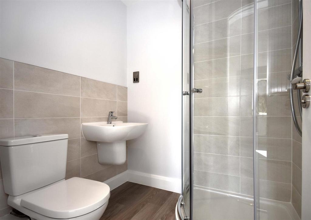 12 Ridgewell Hill-ensuite.jpg