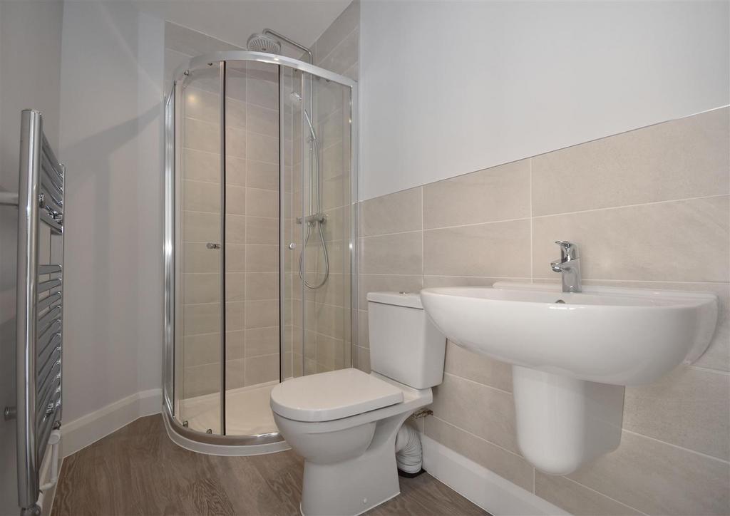 12 Ridgewell Hill-ensuite1.jpg