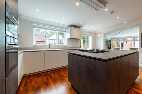 4 bedroom detached house for sale, Harrison Close, Whetstone N20
