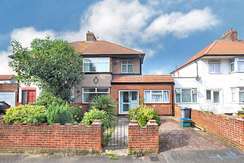 5 Laurel Gardens, Hounslow, TW4 6AQ