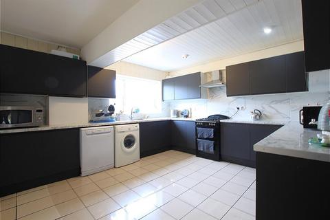 5 Laurel Gardens, Hounslow, TW4 6AQ