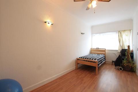 5 Laurel Gardens, Hounslow, TW4 6AQ