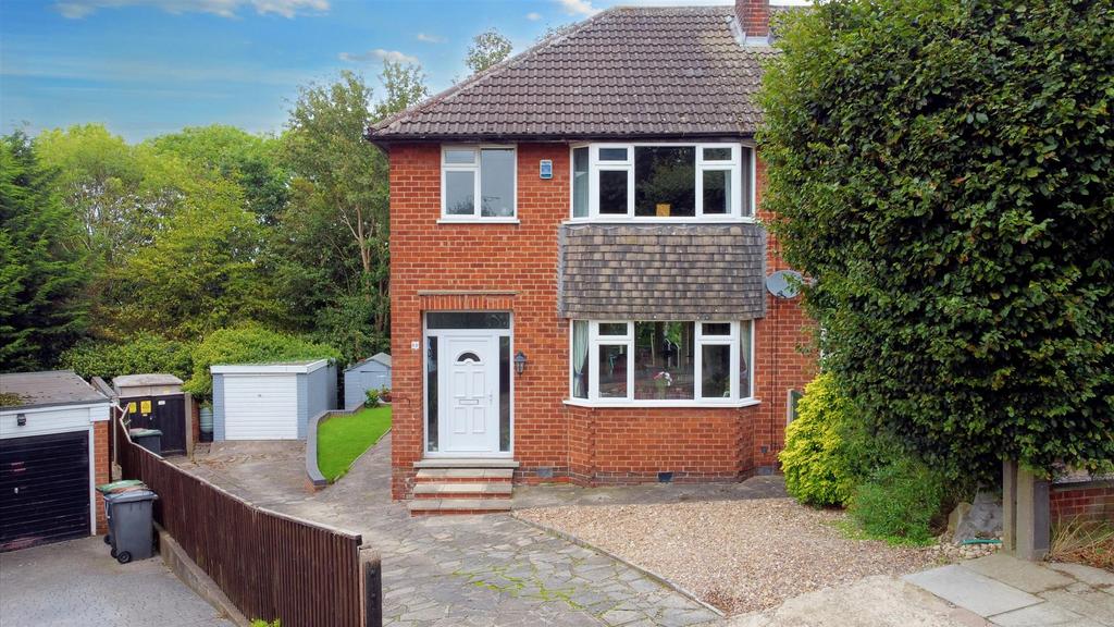 Mayfield Drive, Stapleford, Nottingham 3 bed semidetached house for
