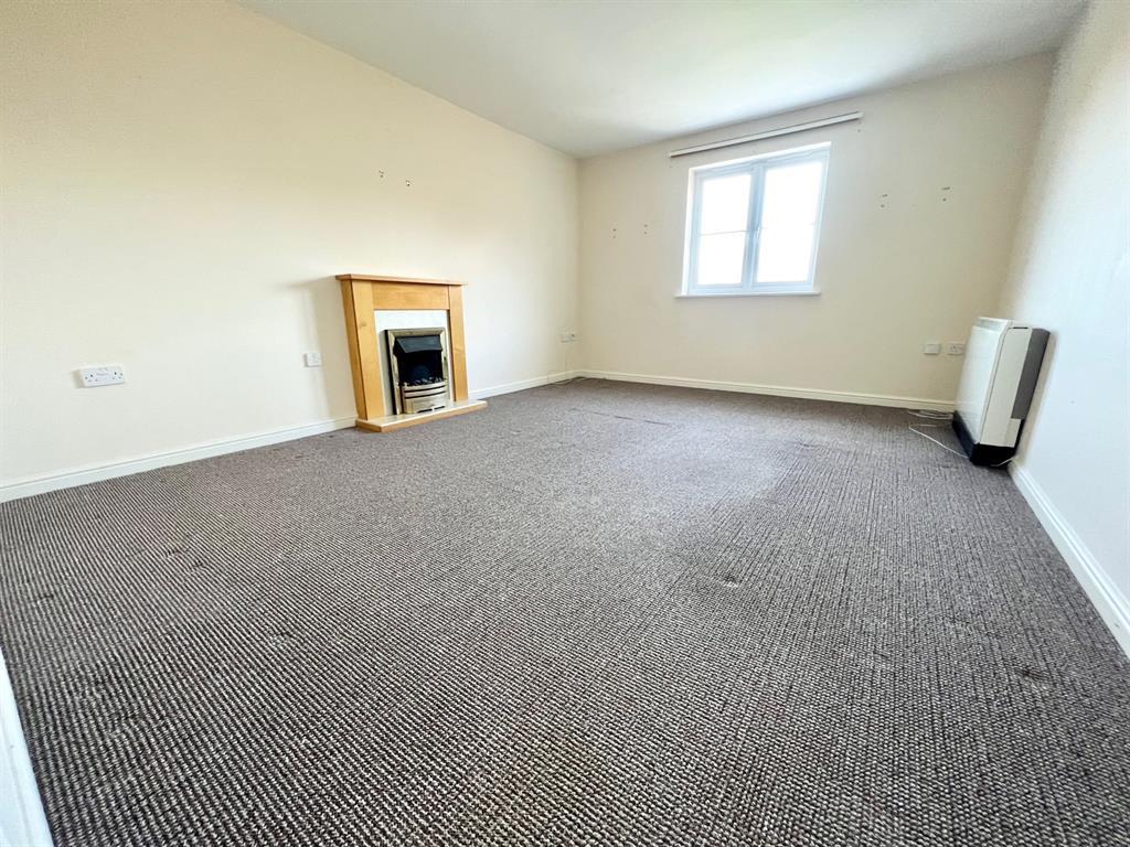 Longley Ings, Oxspring, Sheffield... 2 bed apartment for sale £100,000