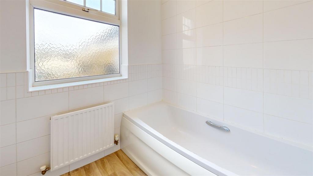 Kingsdale-Drive-Bathroom.jpg