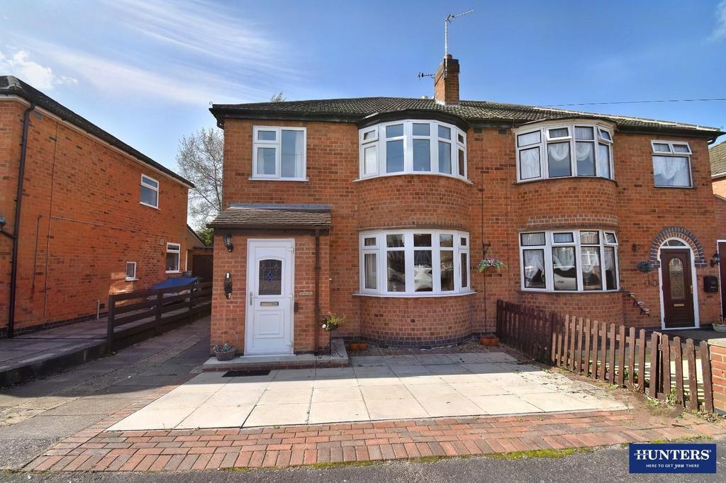 Bradgate Drive, Wigston 3 bed semidetached house for sale £280,000