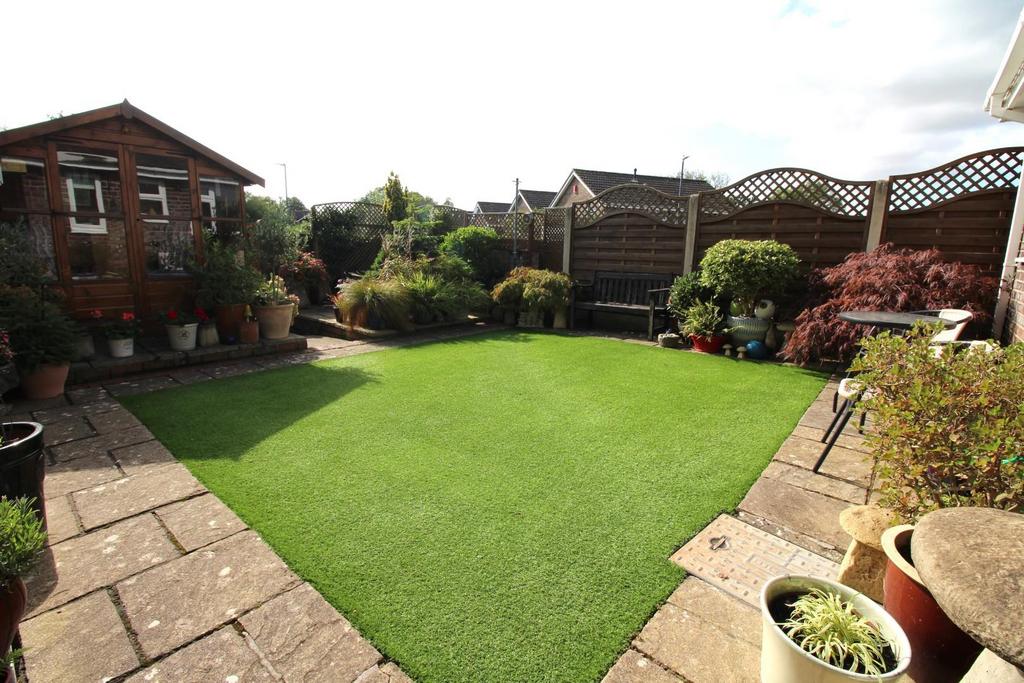 Kempton Close, Thornbury, Bristol 3 bed semidetached house for sale £340,000
