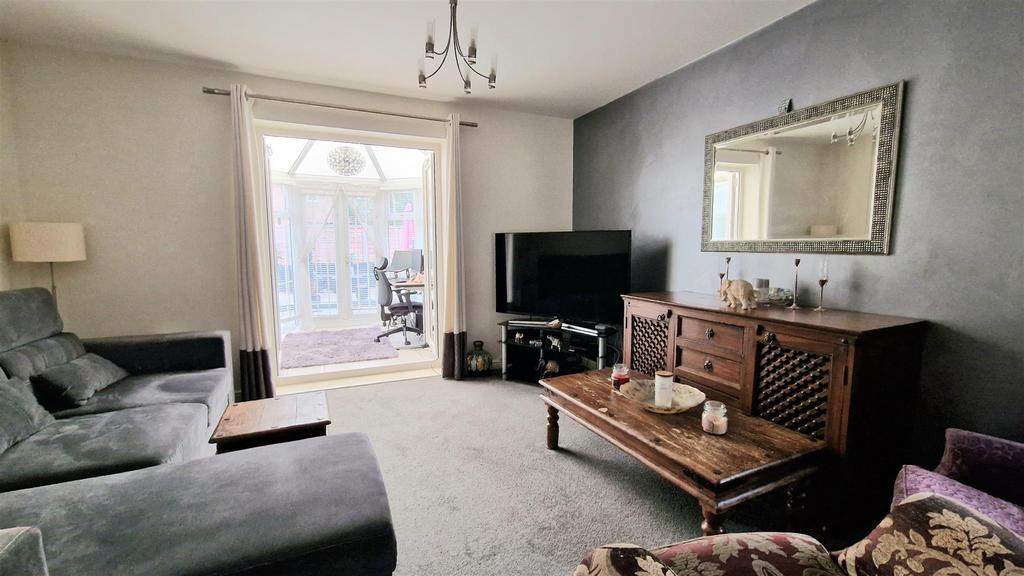 Sherbourne Drive, Hilton, Derby 4 bed semidetached house for sale £