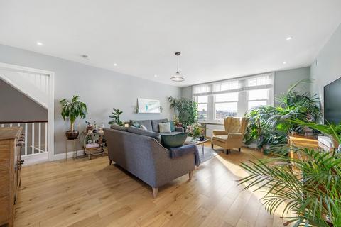 84d Acre Lane, London, SW2 5QN