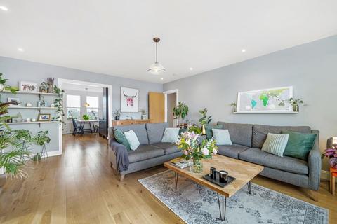 84d Acre Lane, London, SW2 5QN