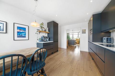 84d Acre Lane, London, SW2 5QN