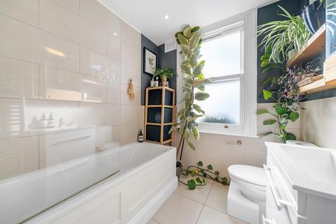 84d Acre Lane, London, SW2 5QN