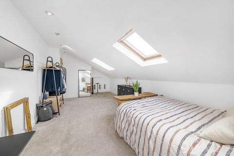 84d Acre Lane, London, SW2 5QN