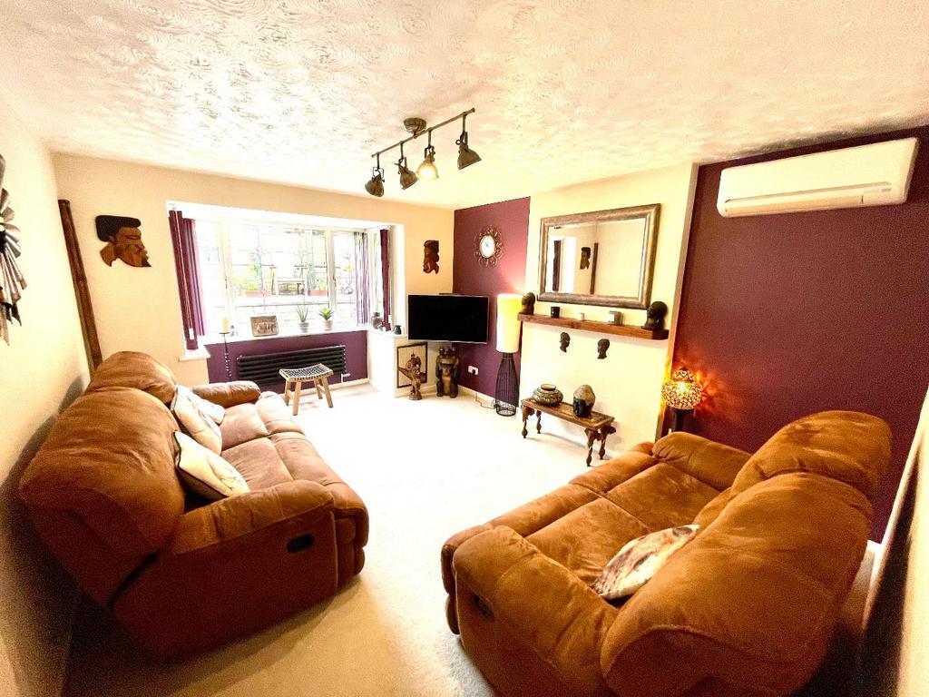 Ayres Drive, Cowlersley, Huddersfield 4 bed detached house £324,995