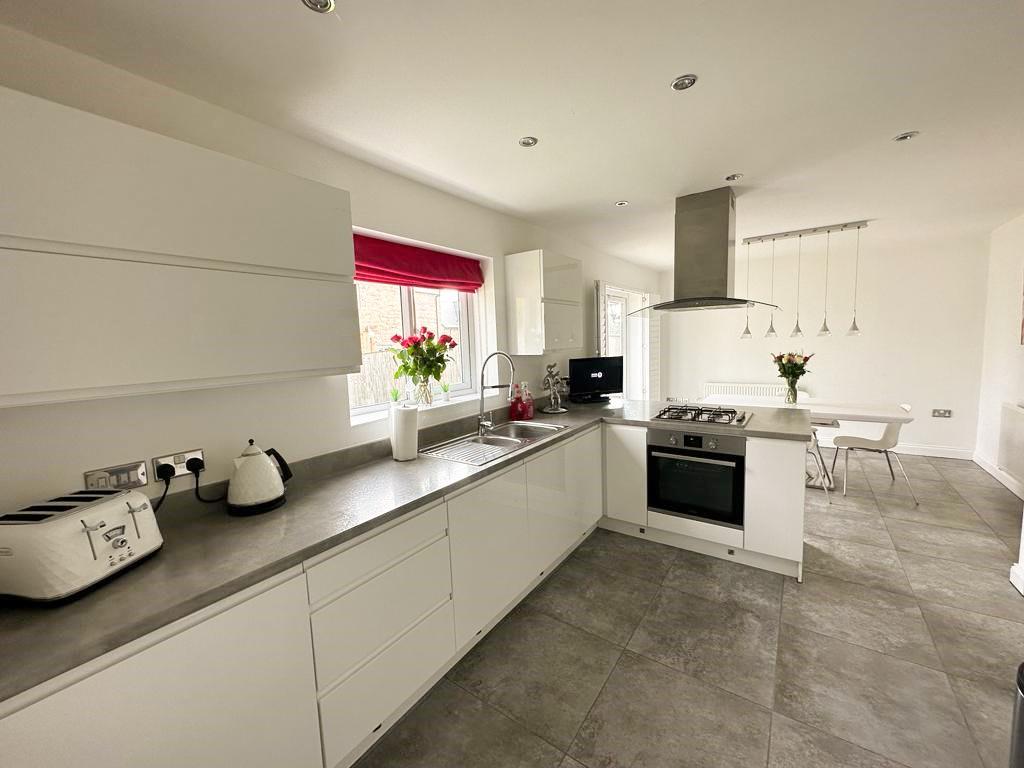 Living/dining kitchen