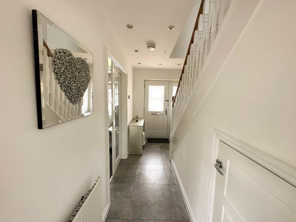 Spacious entrance hall