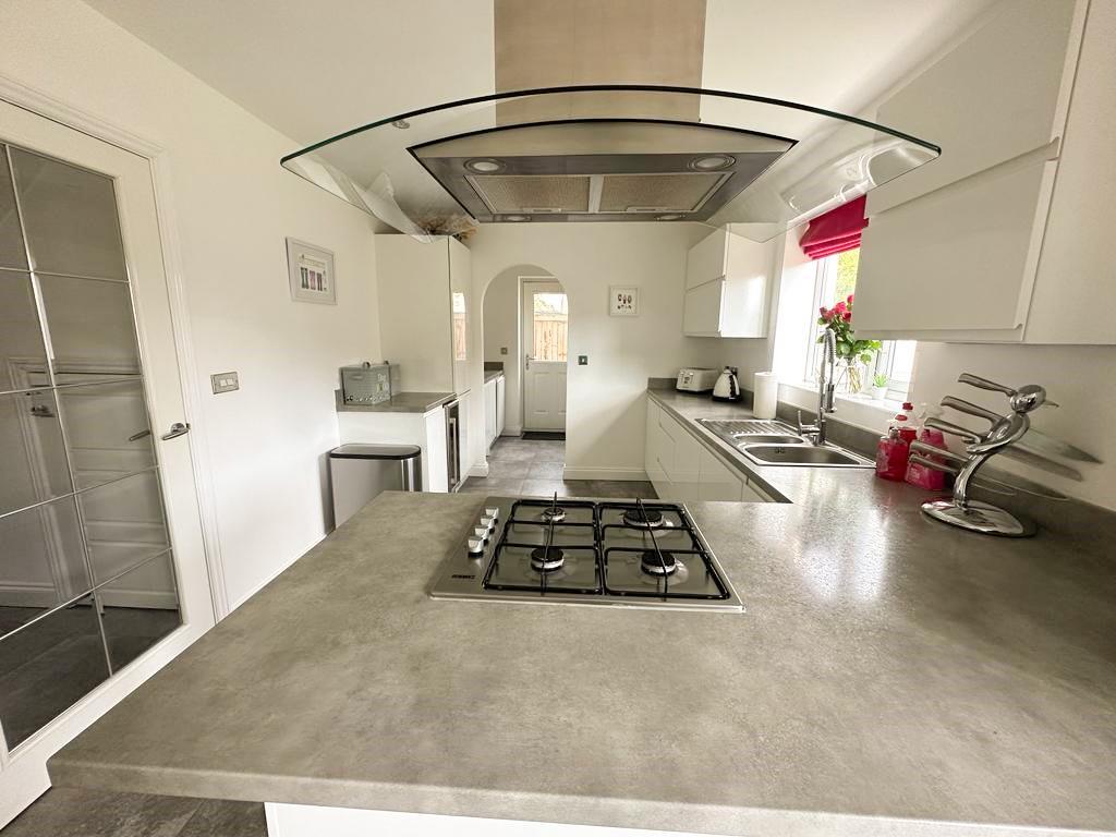 Living/dining kitchen