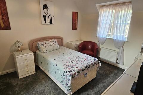 54 Baden Powell Close, Great Baddow, Chelmsford, CM2 7GA