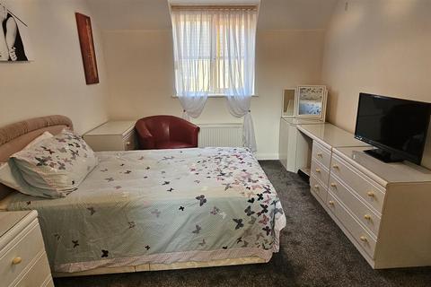 54 Baden Powell Close, Great Baddow, Chelmsford, CM2 7GA