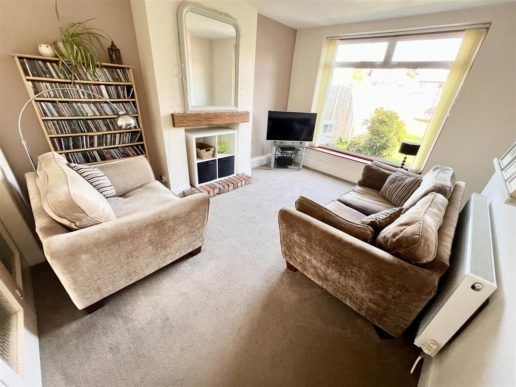 Living room/dining room