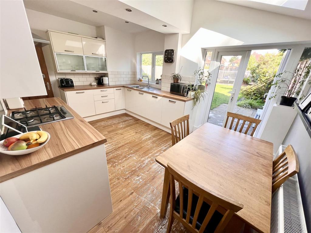 Kitchen diner