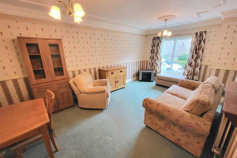 2 bedroom apartment for sale - Wimbledon Court, Tenby
