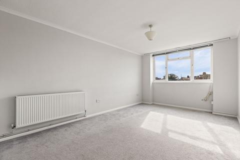 2 bedroom flat for sale - Cheriton Road, Folkestone, CT20