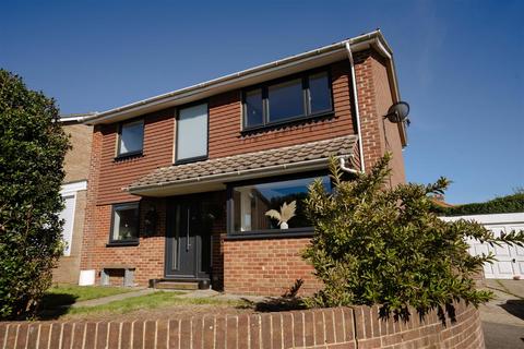 8 Rustic Close, Peacehaven, BN10 7SB