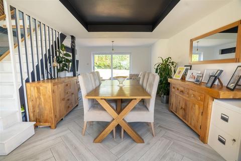 8 Rustic Close, Peacehaven, BN10 7SB