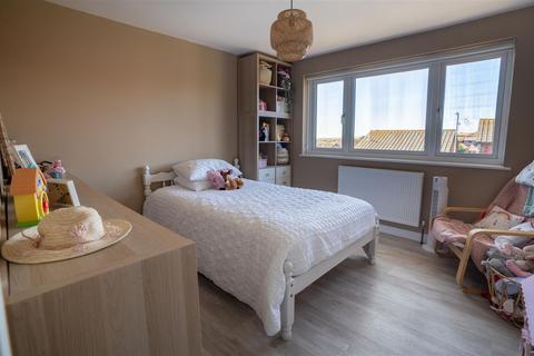 8 Rustic Close, Peacehaven, BN10 7SB