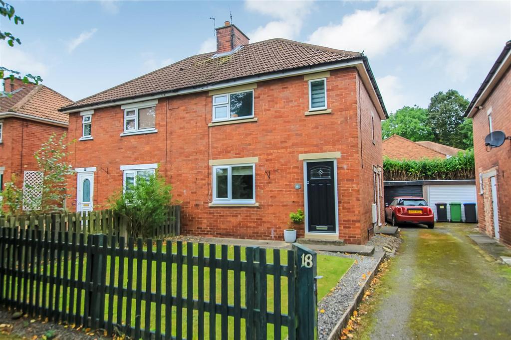 Durham Road, Aycliffe, Newton Aycliffe 2 bed semidetached house for