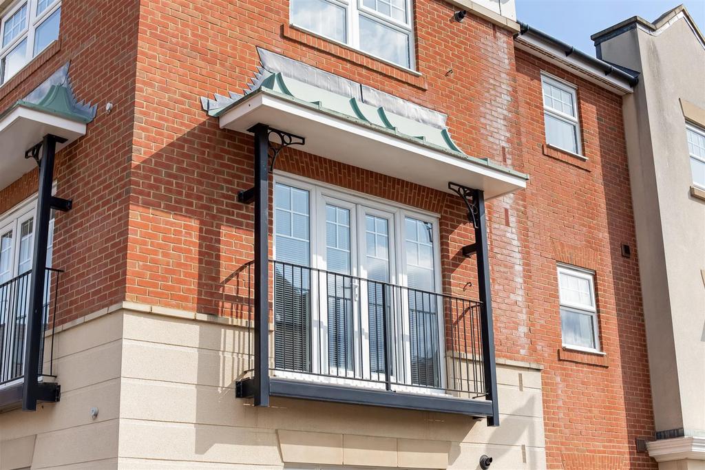Juliet balcony