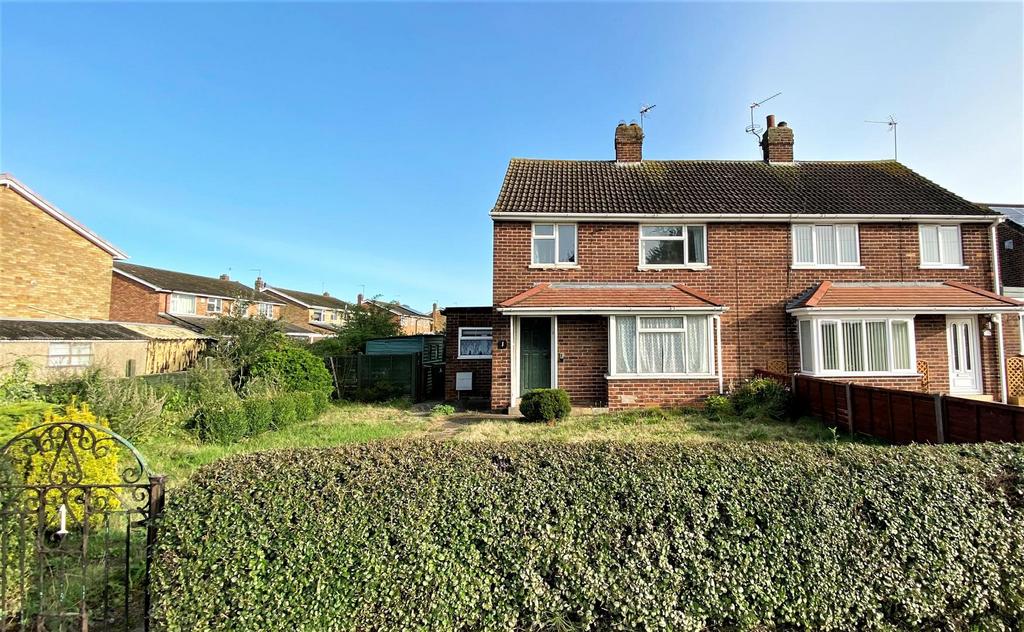 Humber Crescent, Brough 3 bed semidetached house for sale £150,000