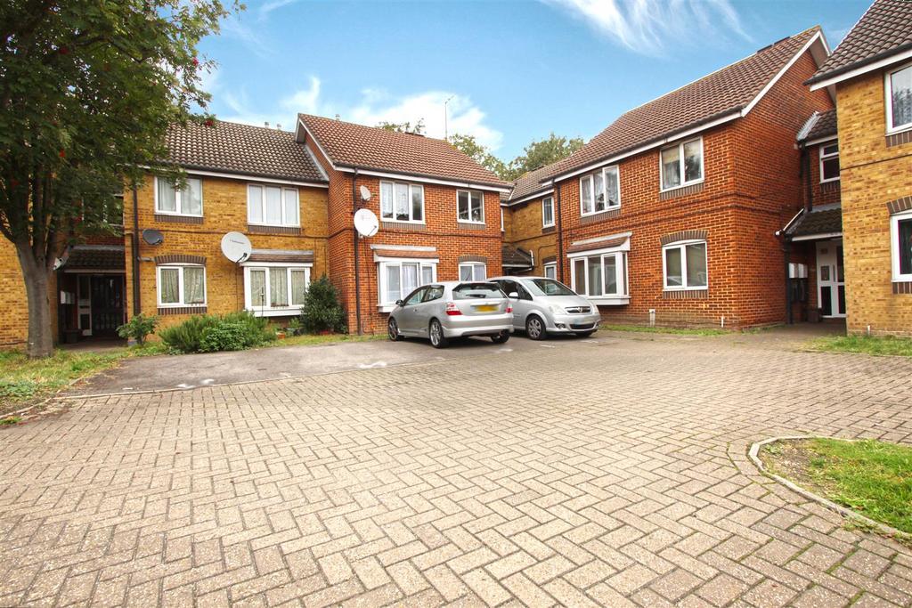 Teresa Gardens, Waltham Cross 1 bed flat for sale £200,000