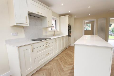 30 Fredericks Close, Norton, Stourbridge, DY8 3YW