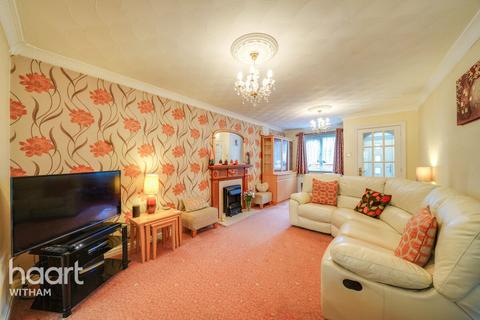 63 Barwell Way, Witham, CM8 2TY