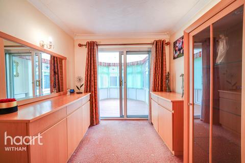 63 Barwell Way, Witham, CM8 2TY