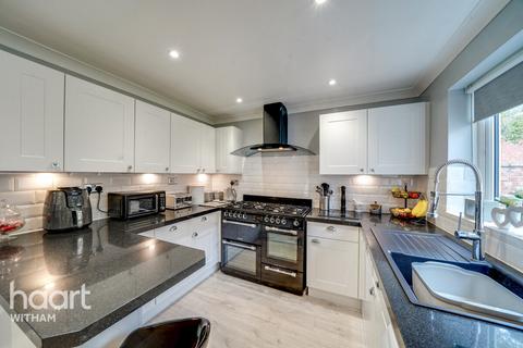 63 Barwell Way, Witham, CM8 2TY
