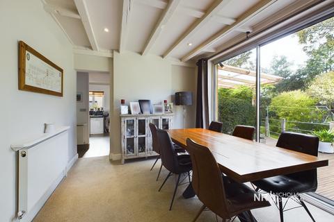 173 Francis Close, Epsom, KT19 0JT