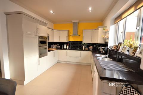 173 Francis Close, Epsom, KT19 0JT