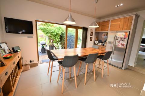173 Francis Close, Epsom, KT19 0JT
