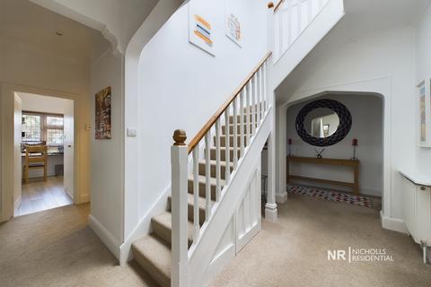 173 Francis Close, Epsom, KT19 0JT