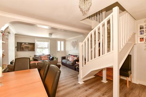 2 bedroom end of terrace house for sale - Mead Road, South Willesborough, Ashford, Kent