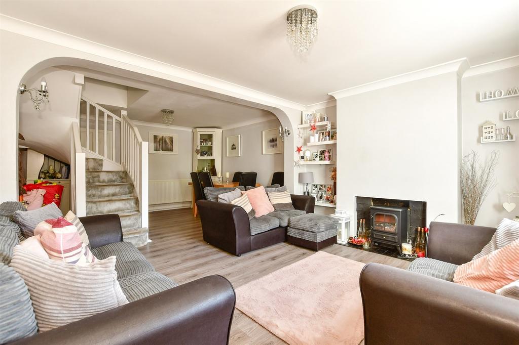 Mead Road, South Willesborough, Ashford, Kent 2 bed end of terrace