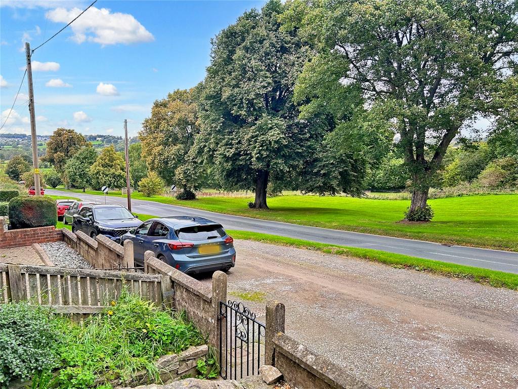 The Busks, Middleham, Leyburn, North Yorkshire, DL8 3 bed semidetached