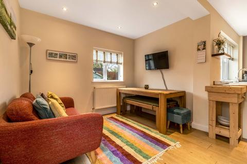 3 bedroom end of terrace house for sale - Ashton Road, Siddington, Cirencester, Gloucestershire, GL7